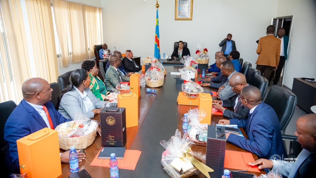 LUALABA : LA GOUVERNEURE FIFI MASUKA ÉCHANGE LES VŒUX AVEC LES MEMBRES DE SON GOUVERNEMENT PROVINCIAL.