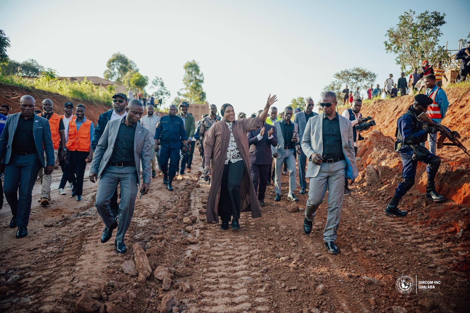 LUALABA: LUTTE ANTI-EROSIVE: LA GOUVERNEURE FIFI MASUKA SUR TERRAIN POUR INSPECTER LES TRAVAUX AU QUARTIER KIBWIZA